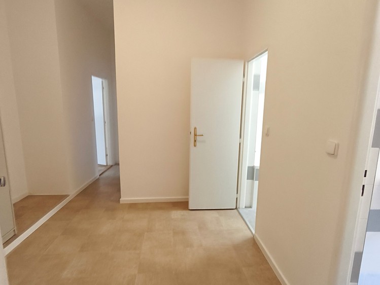 Pronájem bytu 3+1 86 m² - foto 3