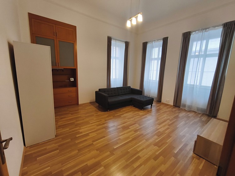 Pronájem bytu 2+1 50 m² - foto 8