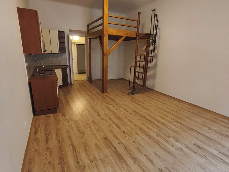 Pronájem bytu 1+kk 38 m² - foto 6