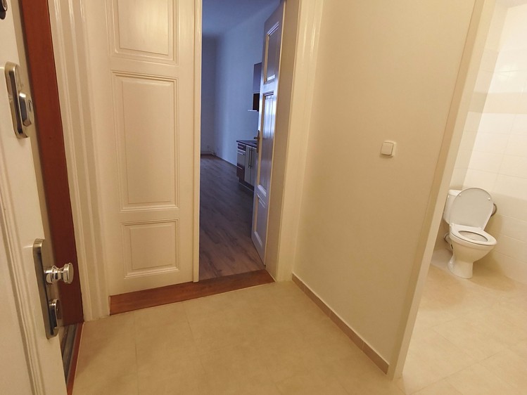 Pronájem bytu 1+kk 38 m² - foto 2