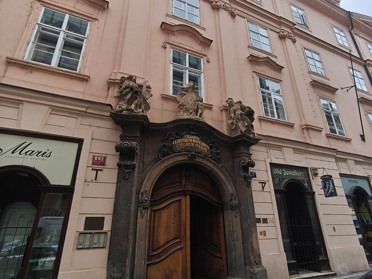 Pronájem bytu 1+kk 38 m² - foto 1