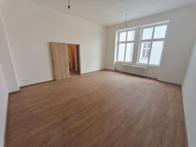 Pronájem bytu 1+1 75 m² - foto 7