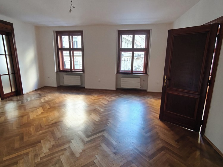 Pronájem bytu 3+1 139 m² - foto 5