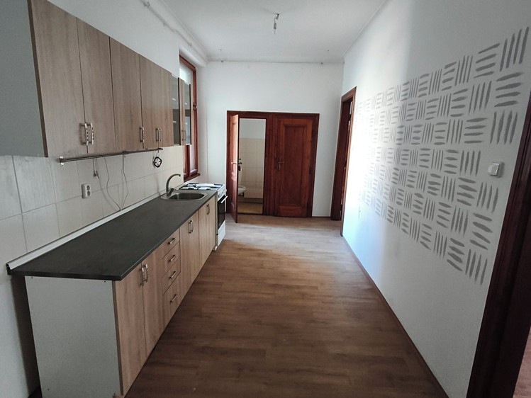 Pronájem bytu 2+1 84 m² - foto 5