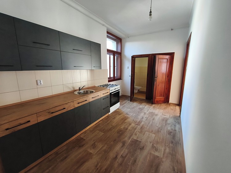 Pronájem bytu 2+1 85 m² - foto 4