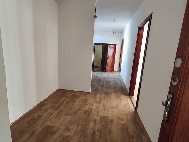 Pronájem bytu 2+1 85 m² - foto 2