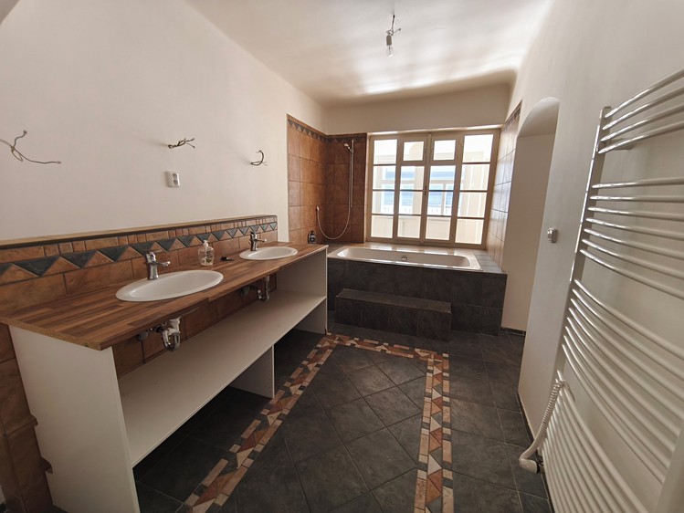 Pronájem bytu 3+kk 142 m² - foto 8