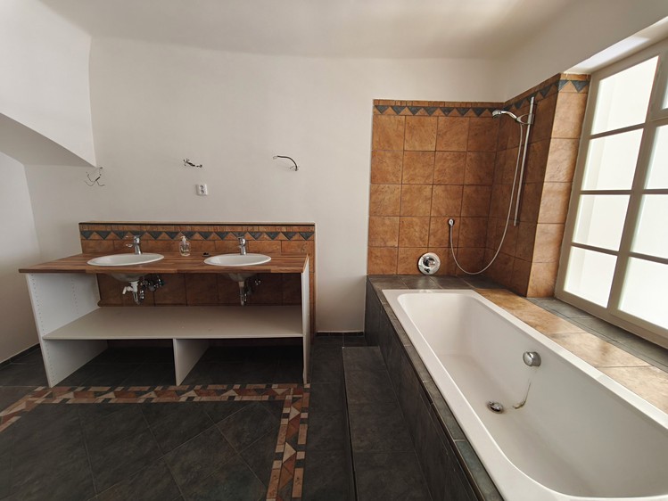 Pronájem bytu 3+kk 142 m² - foto 7