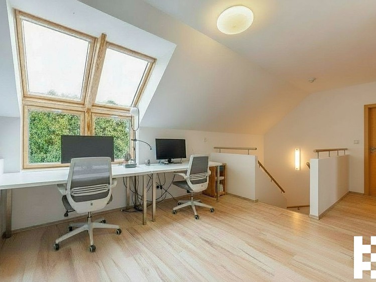 Prodej rodinného domu 151 m², pozemek 977 m² - foto 7