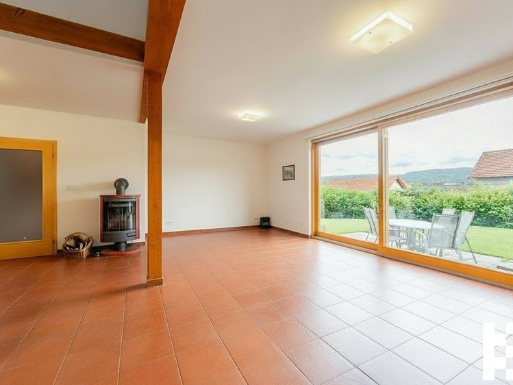 Prodej rodinného domu 151 m², pozemek 977 m² - foto 4