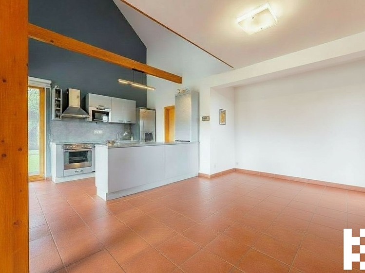 Prodej rodinného domu 151 m², pozemek 977 m² - foto 2