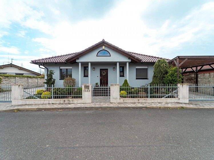 Prodej rodinného domu 125 m², pozemek 693 m² - foto 1