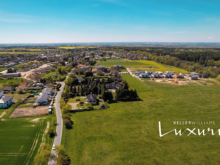 Prodej stavebního pozemku 966 m² - foto 1