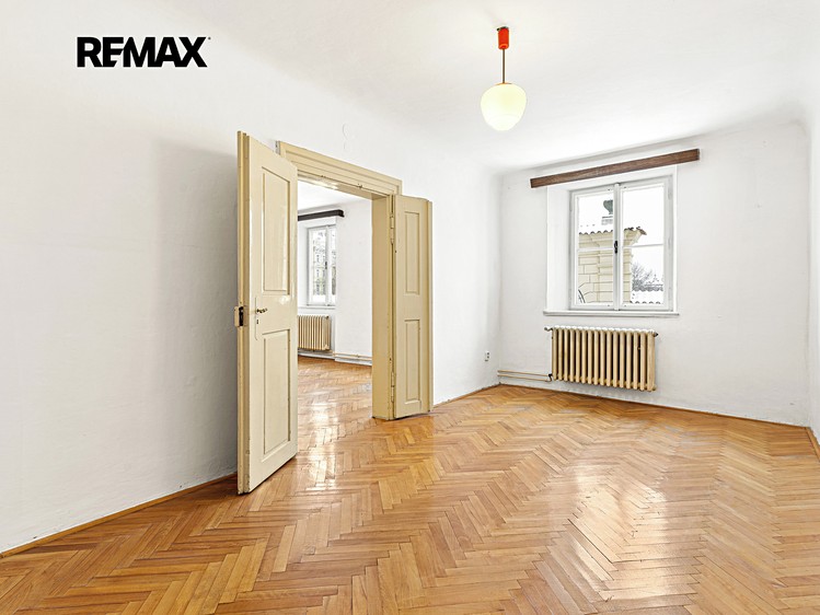 Prodej bytu 4+1 117 m² (Podkrovní) - foto 1