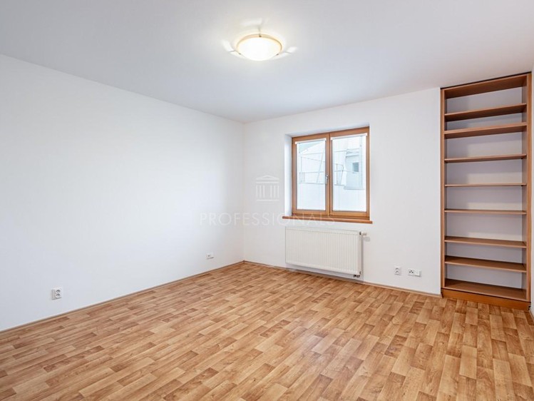 Pronájem bytu 4+kk 121 m² - foto 7