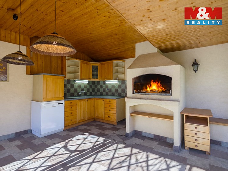 Prodej rodinného domu 280 m², pozemek 798 m² - foto 5
