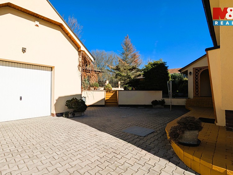 Prodej rodinného domu 280 m², pozemek 798 m² - foto 7