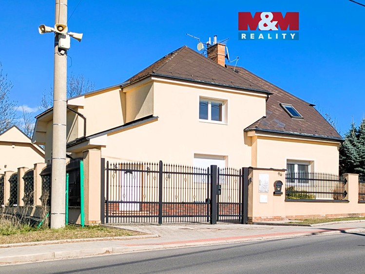 Prodej rodinného domu 280 m², pozemek 798 m² - foto 1