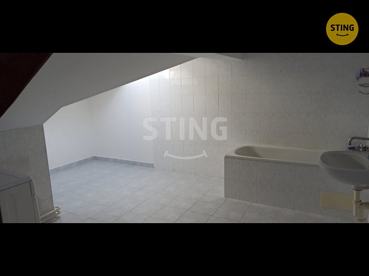 Pronájem bytu 1+1 62 m² - foto 4