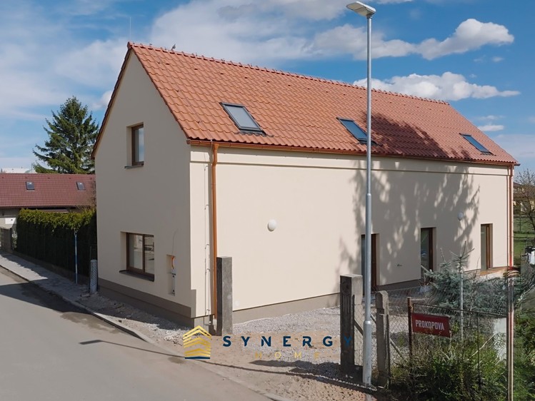 Prodej rodinného domu 130 m², pozemek 229 m² - foto 1