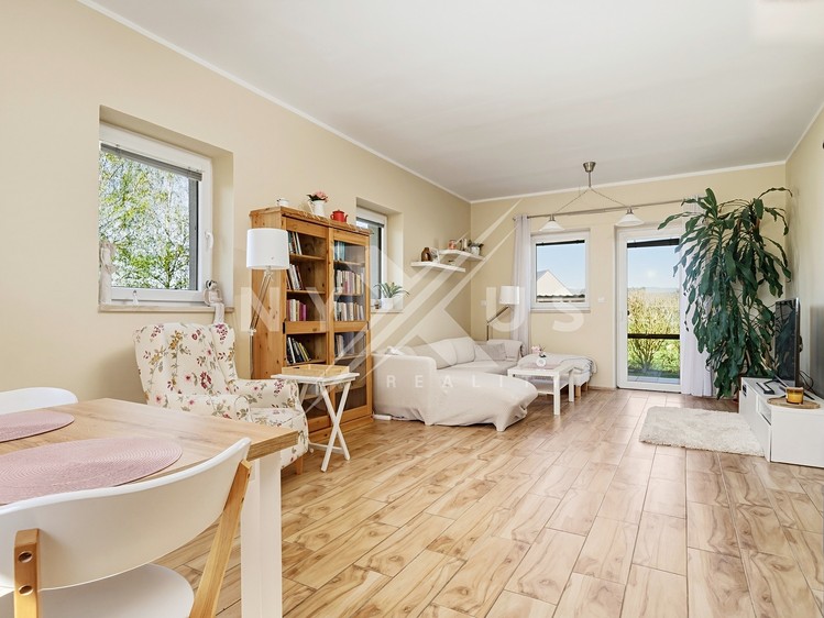 Prodej rodinného domu 144 m², pozemek 1 352 m² - foto 6