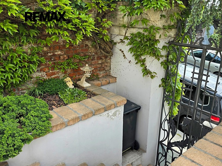 Prodej vily 223 m², pozemek 433 m² - foto 3
