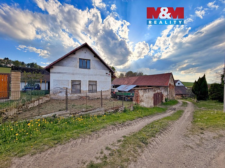 Prodej rodinného domu 110 m², pozemek 982 m² - foto 1