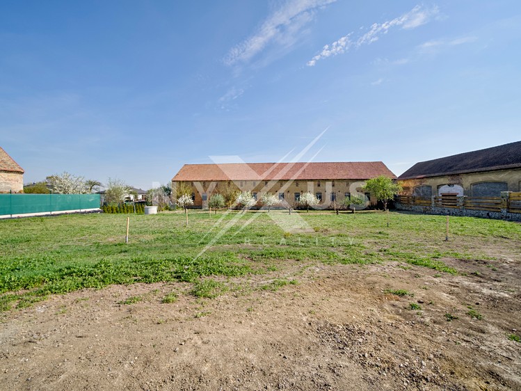 Prodej stavebního pozemku 520 m² - foto 3