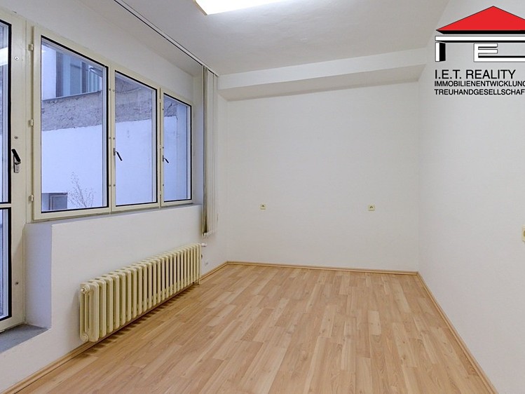 Pronájem kanceláře 23 m² - foto 5