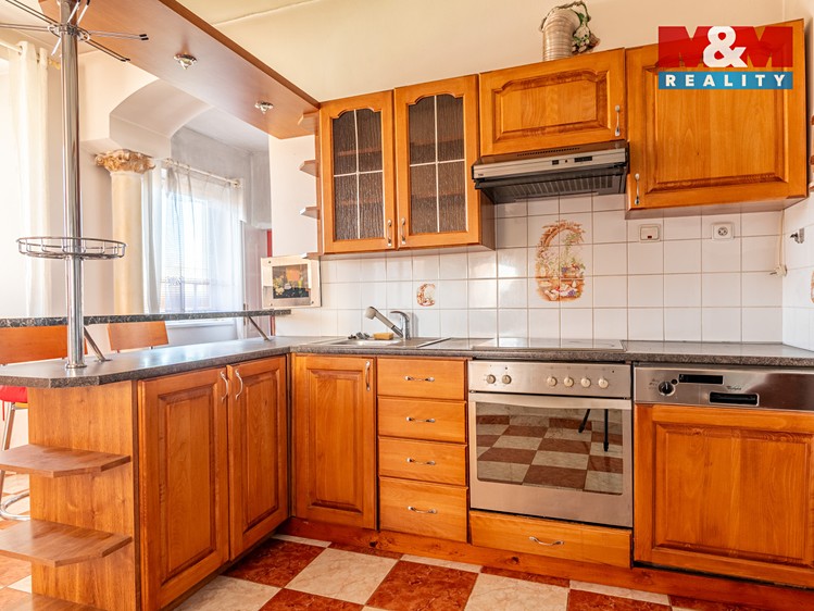 Prodej rodinného domu 190 m², pozemek 172 m² - foto 4