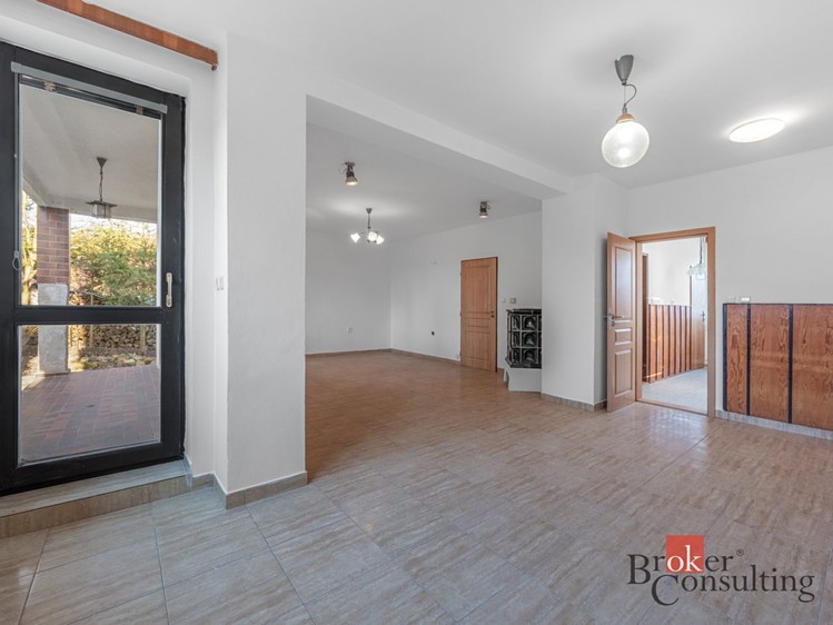 Prodej rodinného domu 265 m², pozemek 1 714 m² - foto 5