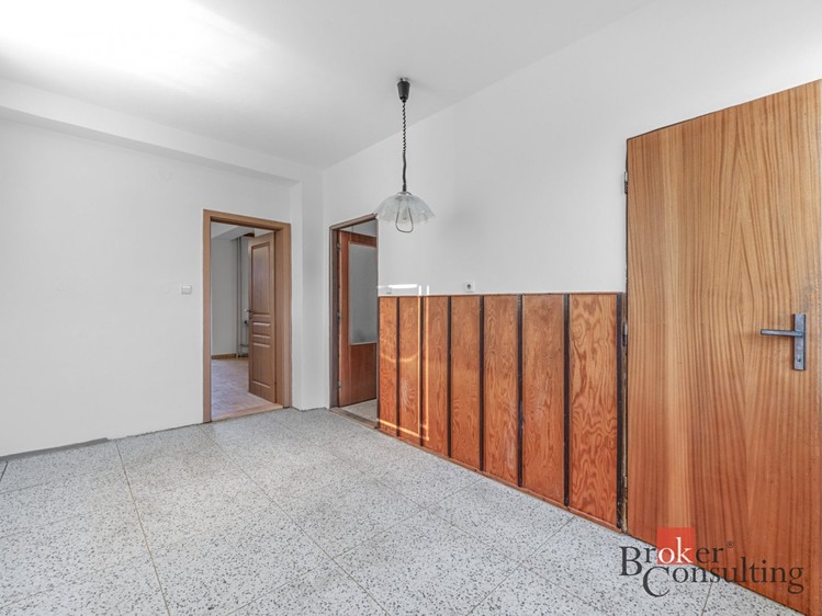 Prodej rodinného domu 265 m², pozemek 1 714 m² - foto 7