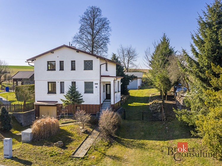 Prodej rodinného domu 265 m², pozemek 1 714 m² - foto 1