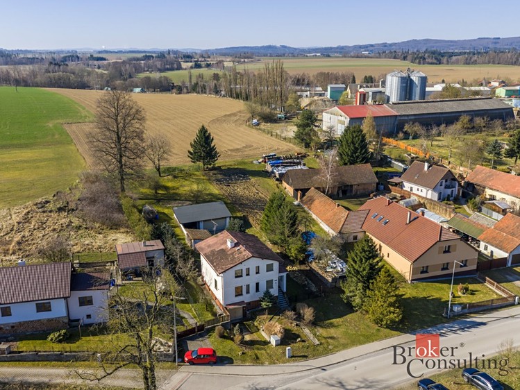 Prodej rodinného domu 265 m², pozemek 1 714 m² - foto 3
