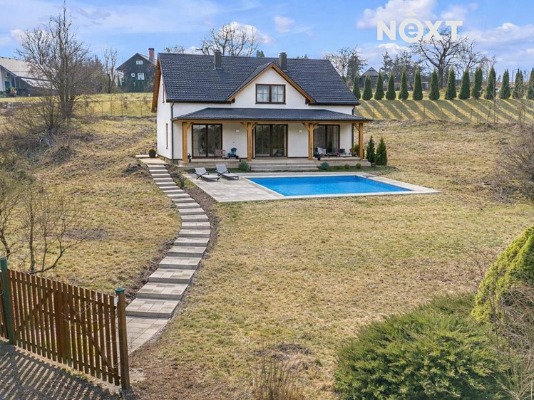Prodej stavebního pozemku 1 372 m² - foto 1