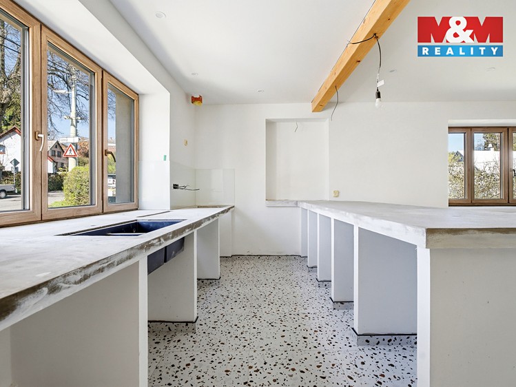 Prodej rodinného domu 313 m², pozemek 457 m² - foto 4