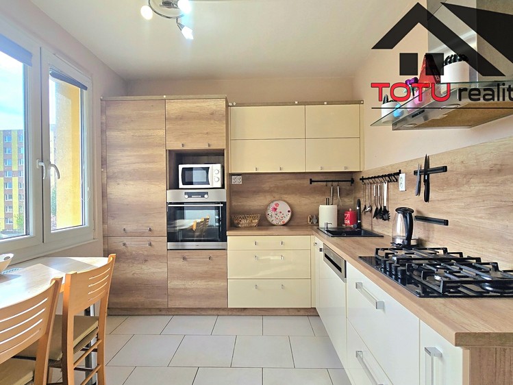 Prodej bytu 4+1 66 m² - foto 2