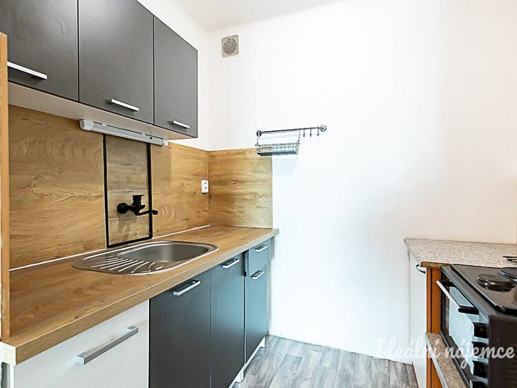 Pronájem bytu 2+kk 38 m² - foto 1