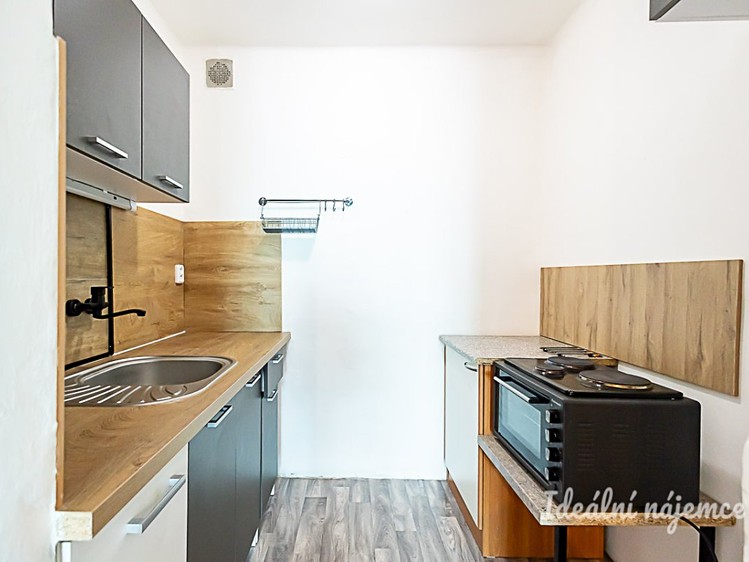 Pronájem bytu 2+kk 38 m² - foto 3