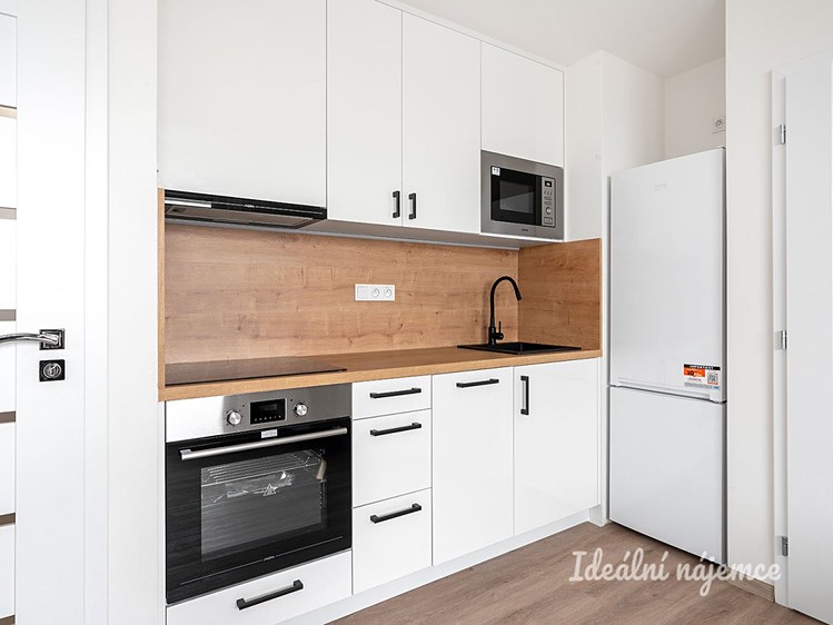 Pronájem bytu 2+kk 34 m² - foto 2