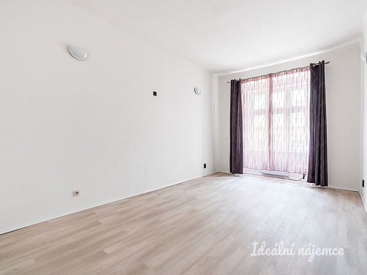 Pronájem bytu 2+1 48 m² - foto 5