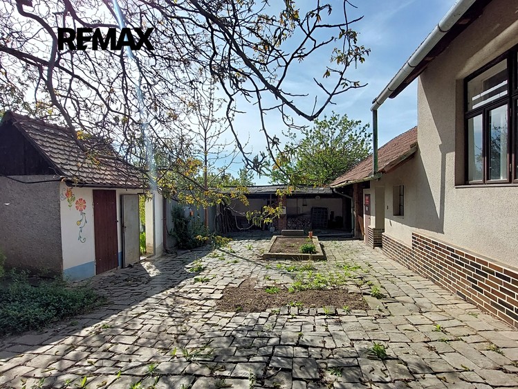 Prodej rodinného domu 150 m², pozemek 893 m² - foto 4