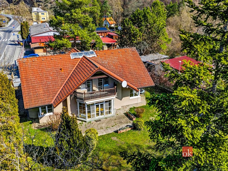 Prodej rodinného domu 258 m², pozemek 1 347 m² - foto 6