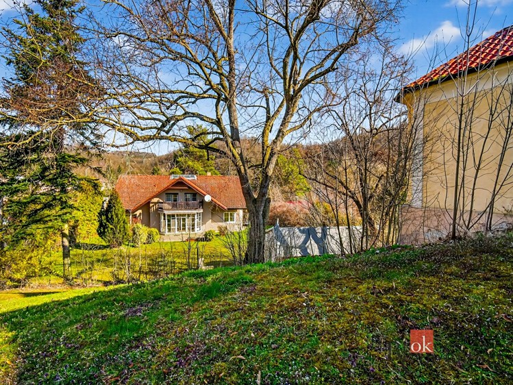 Prodej rodinného domu 258 m², pozemek 1 347 m² - foto 7