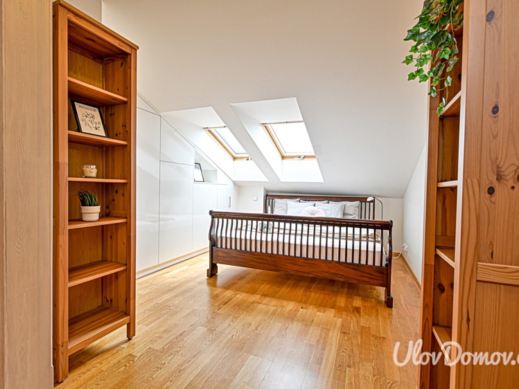 Prodej bytu 3+kk 93 m² (Mezonet) - foto 2