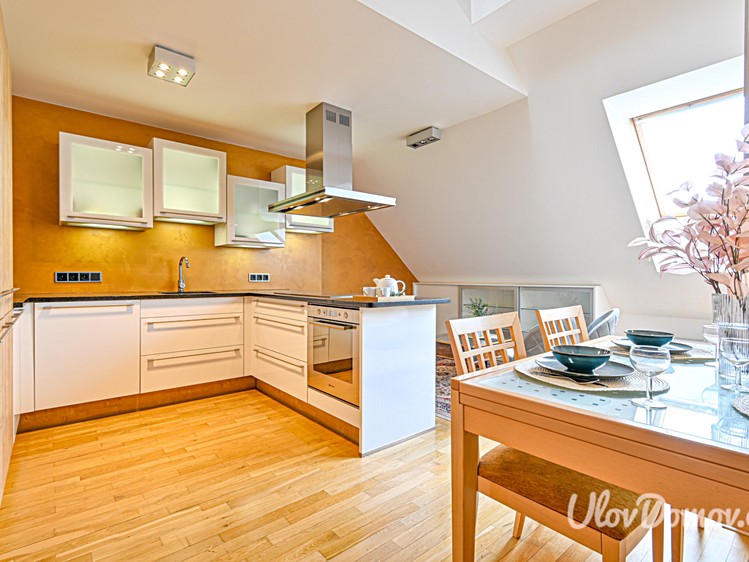 Prodej bytu 3+kk 93 m² (Mezonet) - foto 1