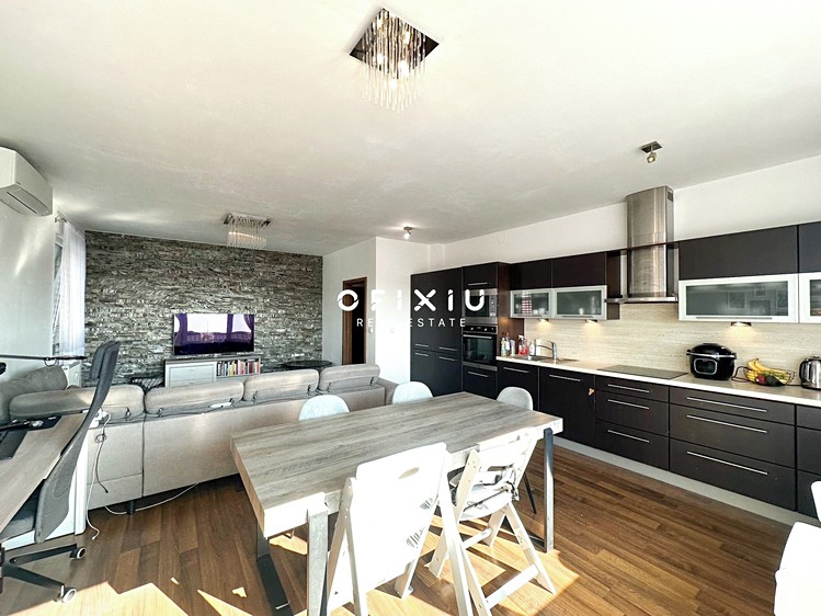 Pronájem bytu 3+kk 103 m² - foto 3