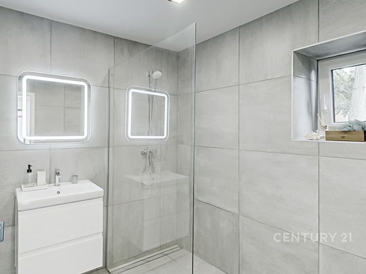 Prodej  rodinného domu 240 m², pozemek 983 m² - foto 6