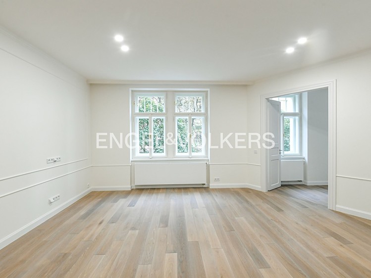 Pronájem bytu 4+kk 118 m² - foto 3