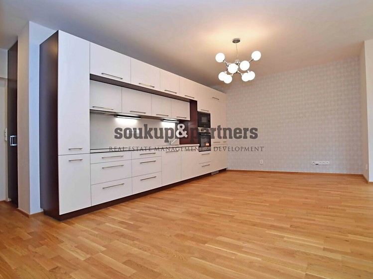 Pronájem bytu 3+kk 72 m² - foto 3